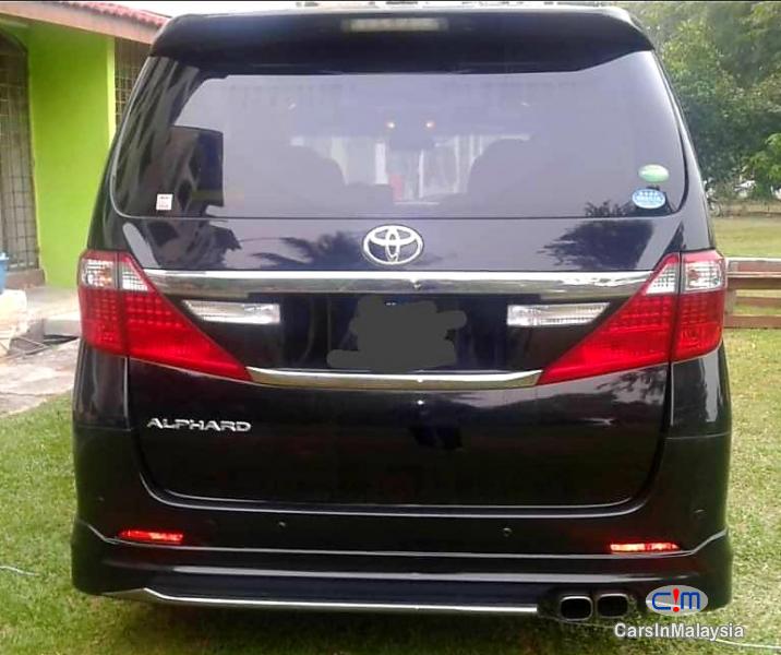 Toyota Alphard 2.4-LITER LUXURY FAMILY MPV Automatic 2013