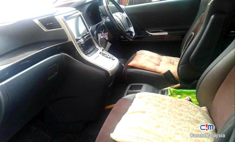 Toyota Alphard 2.4-LITER LUXURY FAMILY MPV Automatic 2013 - image 4