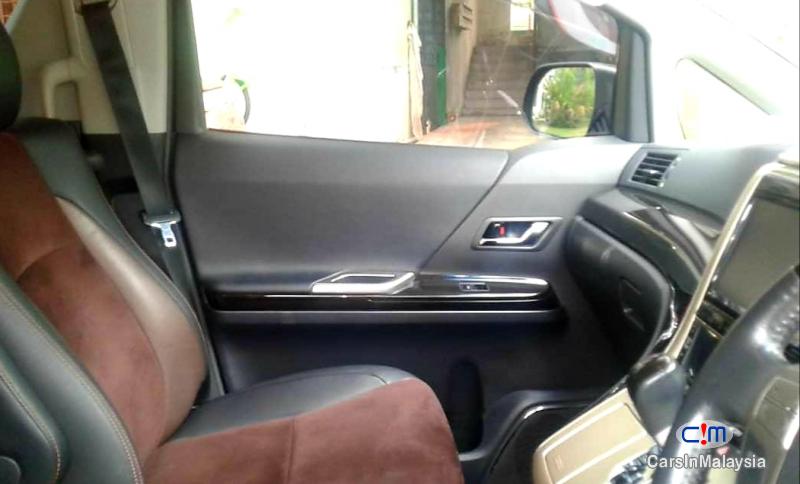 Toyota Alphard 2.4-LITER LUXURY FAMILY MPV Automatic 2013 in Kuala Lumpur - image