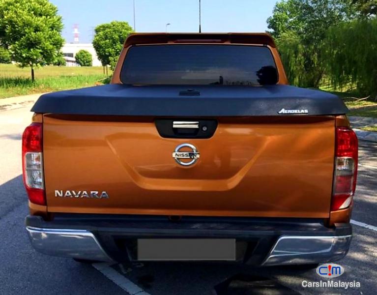Nissan Navara 2.5-LITER DOUBLE CAB DIESEL TURBO Automatic 2017 - image 2
