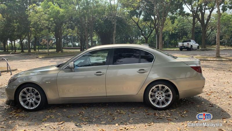 BMW 5 Series 2.5-LITER DOUBLE VANOS LUXURY SALOON Automatic 2009 - image 12