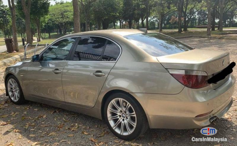 BMW 5 Series 2.5-LITER DOUBLE VANOS LUXURY SALOON Automatic 2009 in Selangor - image