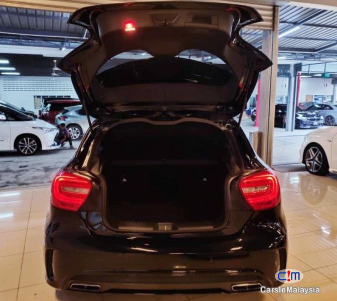 Mercedes Benz A45 AMG 2.0-LITER LUXURY SPORT HATCHBACK Automatic 2020 - image 11