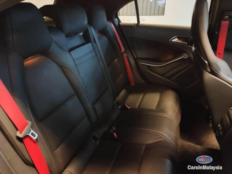 Mercedes Benz A45 AMG 2.0-LITER LUXURY SPORT HATCHBACK Automatic 2020 - image 9