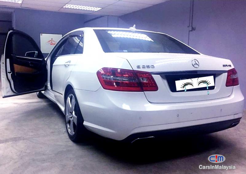 Mercedes Benz E250 CGI 1.8-LITER LUXURY CGI TURBO SEDAN Automatic 2012 - image 12