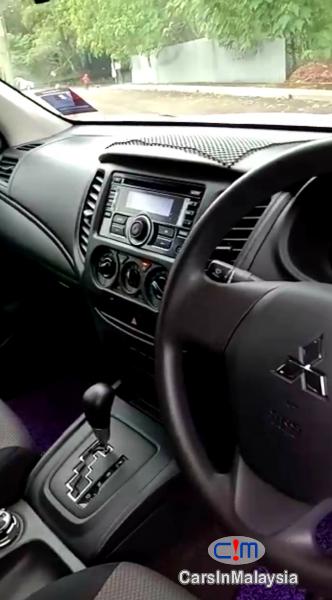 Mitsubishi Triton 2.4-LITER 4WD DIESEL TURBO DHD MIVEC Automatic 2020 - image 10