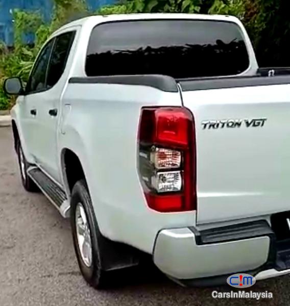 Mitsubishi Triton 2.4-LITER 4WD DIESEL TURBO DHD MIVEC Automatic 2020 - image 13