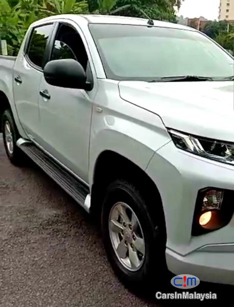 Mitsubishi Triton 2.4-LITER 4WD DIESEL TURBO DHD MIVEC Automatic 2020 - image 14