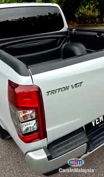 Mitsubishi Triton 2.4-LITER 4WD DIESEL TURBO DHD MIVEC Automatic 2020 - image 15