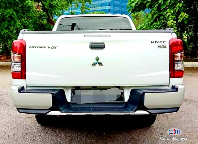 Mitsubishi Triton 2.4-LITER 4WD DIESEL TURBO DHD MIVEC Automatic 2020 in Selangor