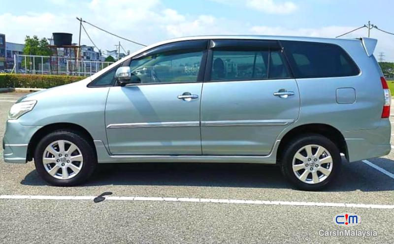 Toyota Innova Automatic 2015 - image 13