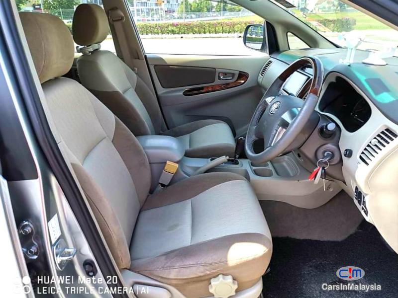 Toyota Innova Automatic 2015 - image 8