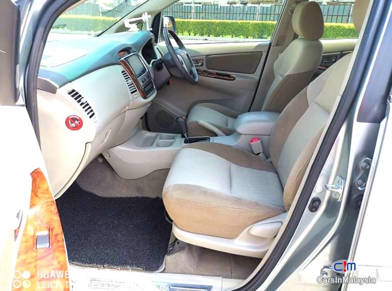 Toyota Innova Automatic 2015 - image 9