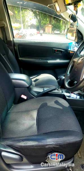 Toyota Hilux 2.5-LITER 4WD CAB CHASSIS DIESEL TURBO Automatic 2013 in Malaysia
