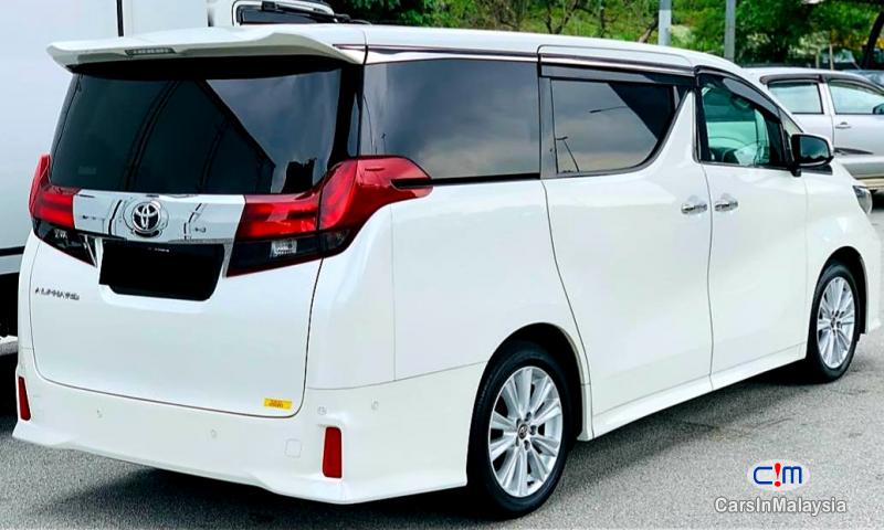 Toyota Vellfire 2.5-LITER LUXURY FAMILY MPV Automatic 2017