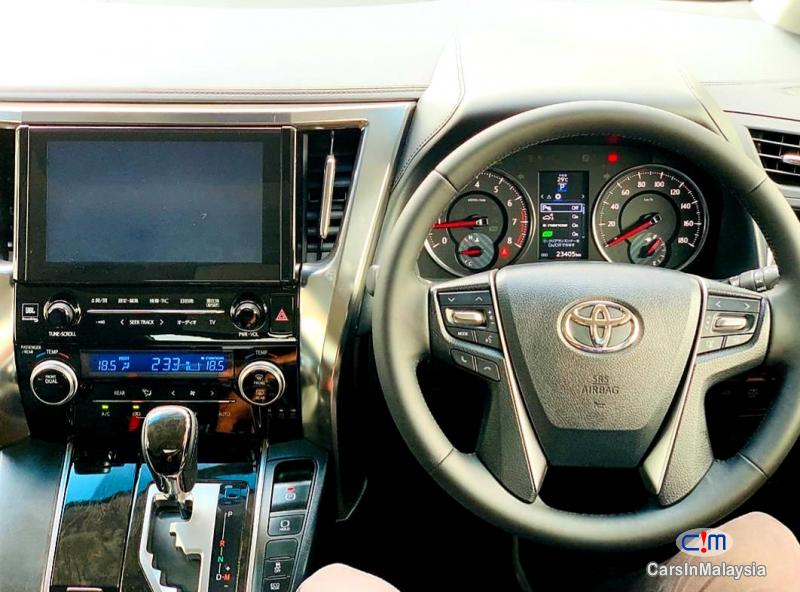 Toyota Vellfire 2.5-LITER LUXURY FAMILY MPV Automatic 2017 - image 9