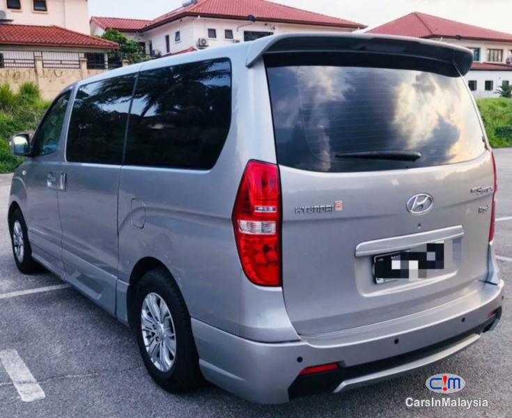 Picture of Hyundai Grand Starex 2.5-LITER 11 SEATER FAMILY MPV Automatic 2015