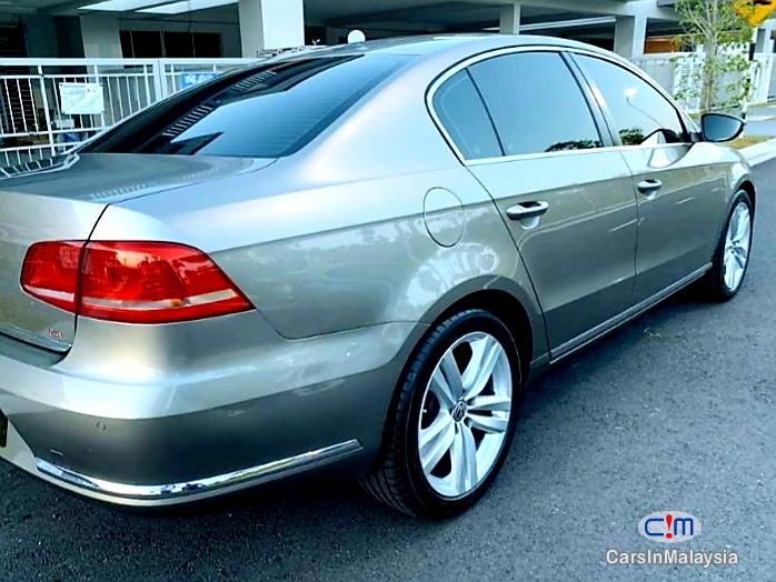 Volkswagen Passat 1.8-LITER AUTO TURBO LUXURY SEDAN Automatic 2014 - image 4