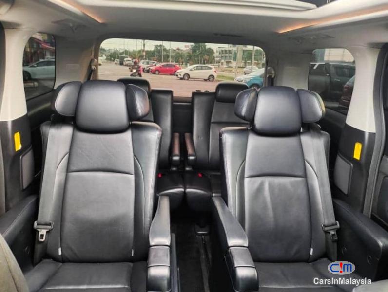 Toyota Vellfire 3.5-LITER PILOT SEATS FAMILY LUXURY MPV FULL SPEC Automatic 2014 - image 11
