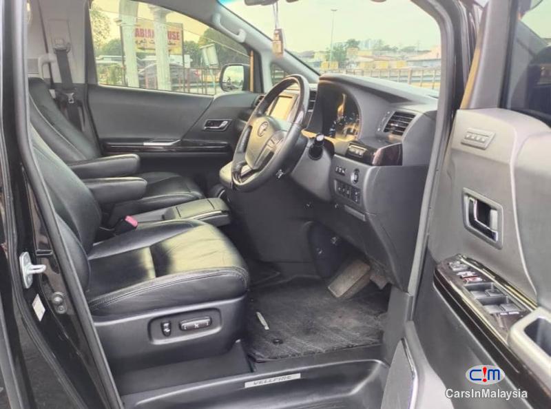 Toyota Vellfire 3.5-LITER PILOT SEATS FAMILY LUXURY MPV FULL SPEC Automatic 2014 - image 13