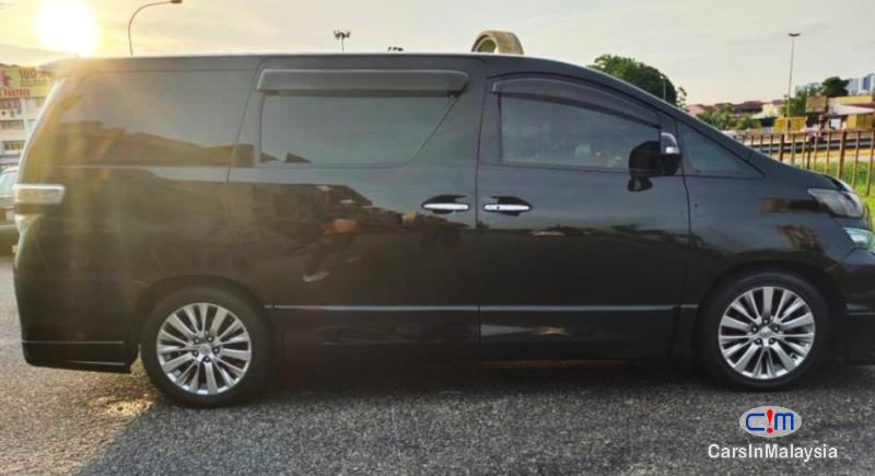 Toyota Vellfire 3.5-LITER PILOT SEATS FAMILY LUXURY MPV FULL SPEC Automatic 2014 - image 16