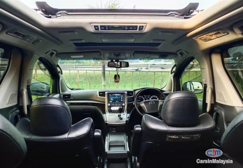 Toyota Vellfire 3.5-LITER PILOT SEATS FAMILY LUXURY MPV FULL SPEC Automatic 2014 in Malaysia - image