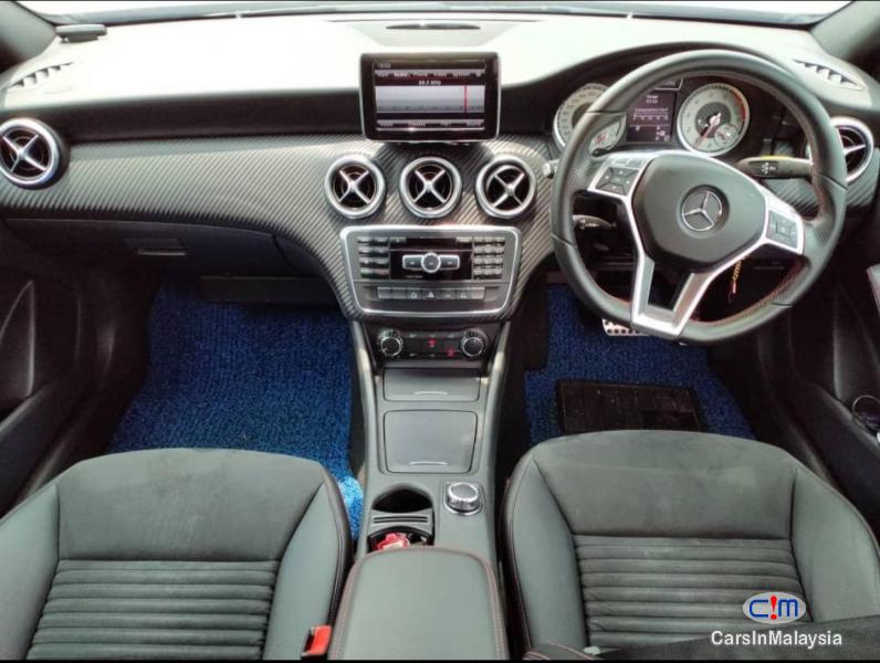 Mercedes Benz A180 1.6-LITER TURBO LUXURY HATCHBACK Automatic 2013 - image 12
