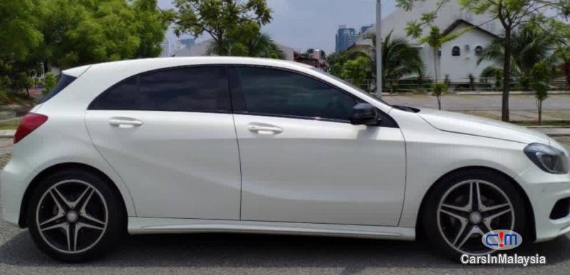 Mercedes Benz A180 1.6-LITER TURBO LUXURY HATCHBACK Automatic 2013 - image 14