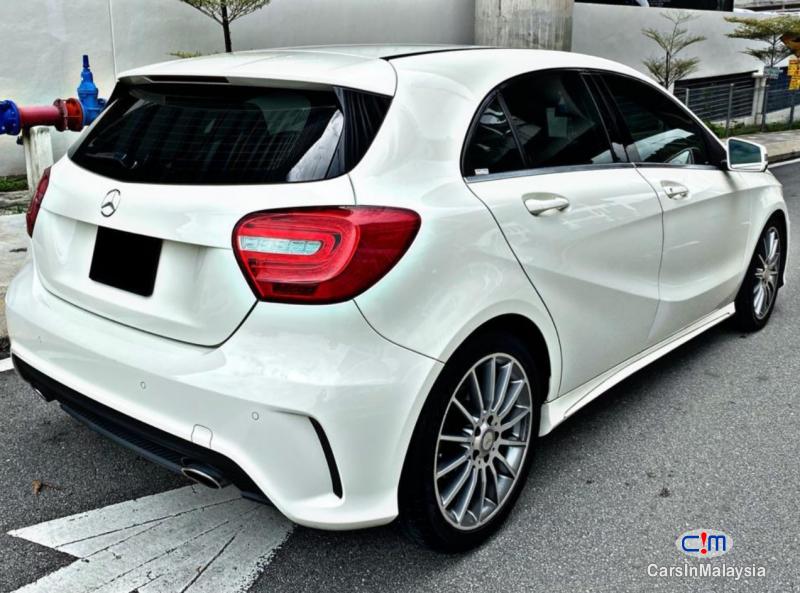 Mercedes Benz A180 1.6-LITER TURBO LUXURY HATCHBACK Automatic 2013