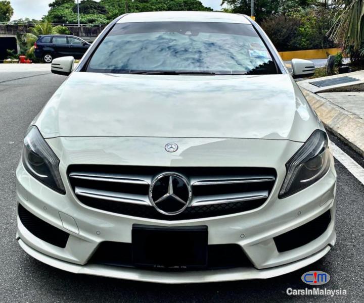 Mercedes Benz A180 1.6-LITER TURBO LUXURY HATCHBACK Automatic 2013 in Selangor
