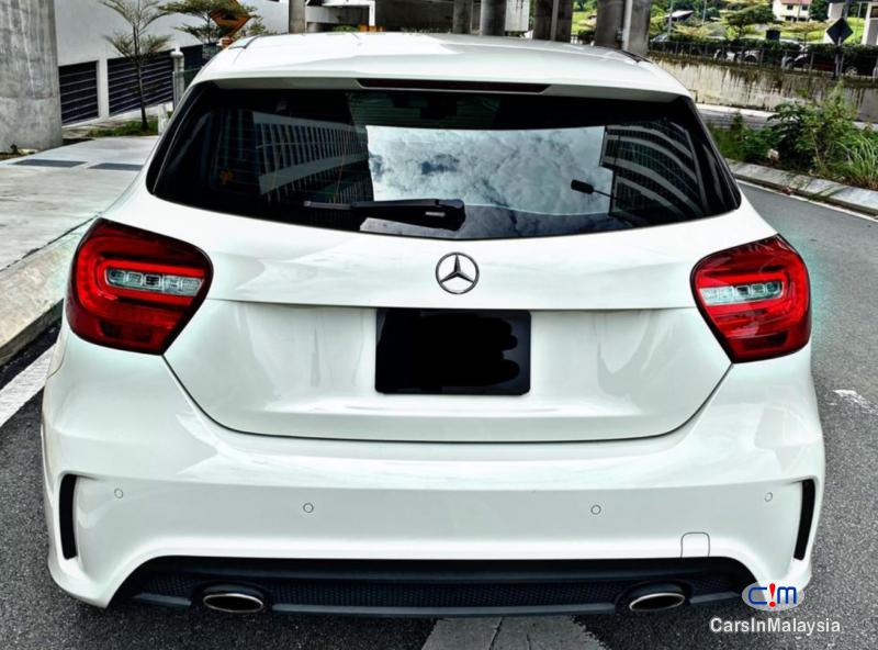 Mercedes Benz A180 1.6-LITER TURBO LUXURY HATCHBACK Automatic 2013 in Malaysia
