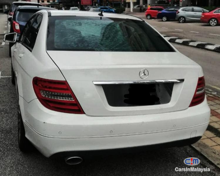 Mercedes Benz C180 CGI 1.8-LITER TURBO LUXURY SEDAN Automatic 2012 - image 2