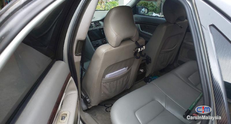Volvo S80 2.0-LITER LUXURY SEDAN Automatic 2002 - image 8