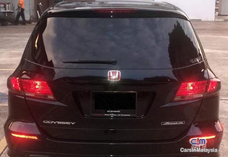 Honda Odyssey 2.4-LITER LUXURY FAMILY MPV Automatic 2014 - image 10