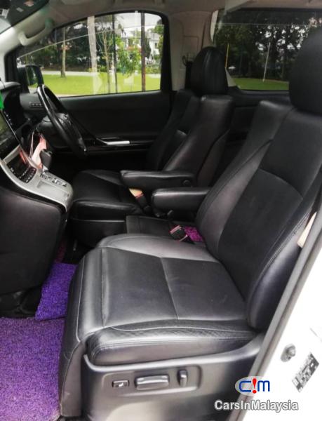 Toyota Vellfire 3.5-LITER LUXURY FAMILY MPV KERETA SAMBUNG BAYAR Automatic 2014 in Kuala Lumpur - image