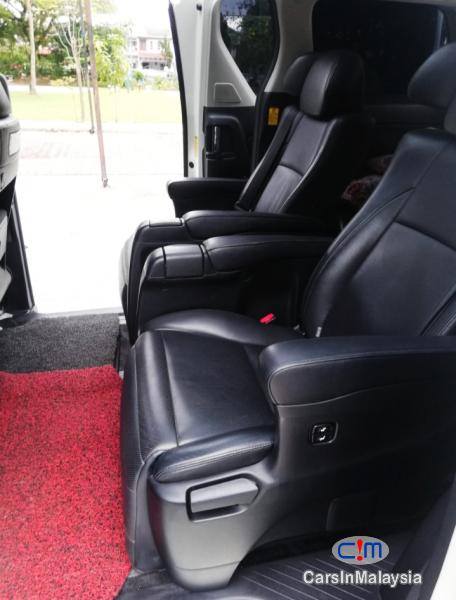 Toyota Vellfire 3.5-LITER LUXURY FAMILY MPV KERETA SAMBUNG BAYAR Automatic 2014 in Malaysia - image