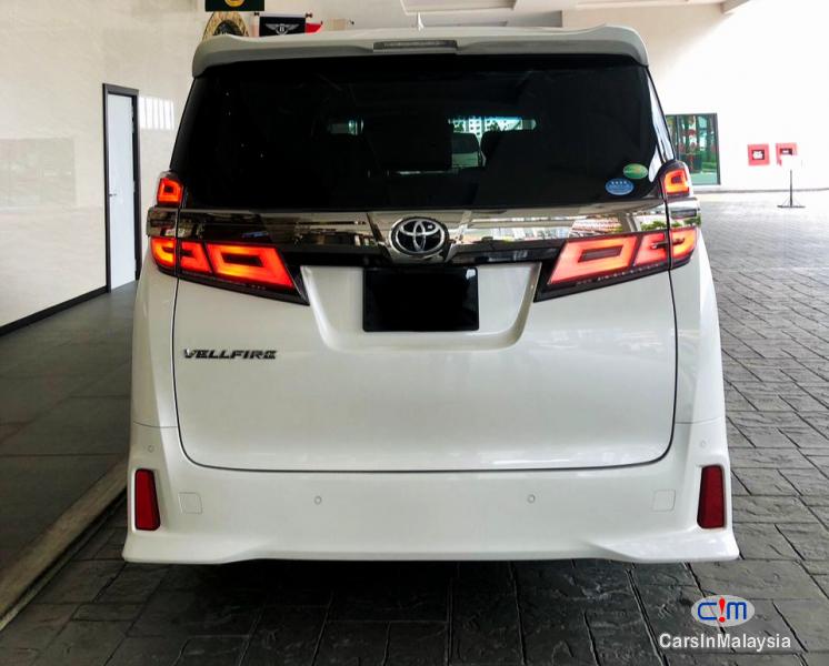 Toyota Vellfire 2.5-LITER LUXURY FAMILY MPV PILOT SEATS Automatic 2022 in Kuala Lumpur