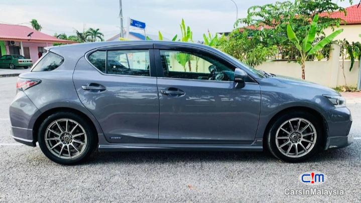 Lexus CT 1.8-LITER LUXURY SPORTS HATCHBACK Automatic 2013 - image 10