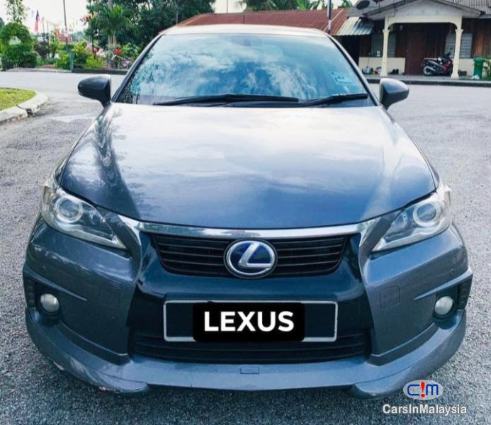 Lexus CT 1.8-LITER LUXURY SPORTS HATCHBACK Automatic 2013