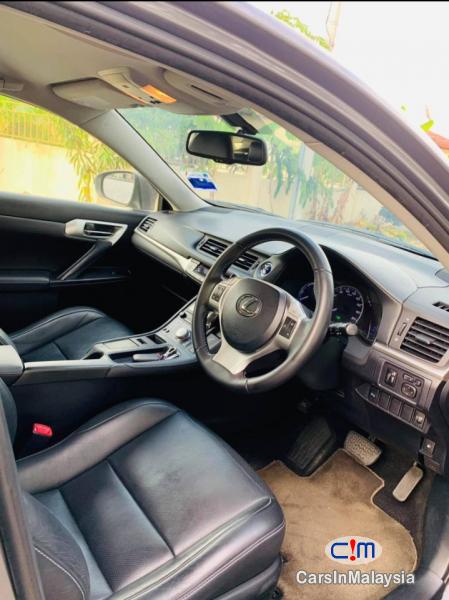 Lexus CT 1.8-LITER LUXURY SPORTS HATCHBACK Automatic 2013 in Selangor - image