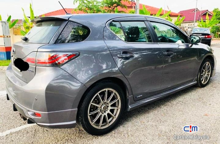 Lexus CT 1.8-LITER LUXURY SPORTS HATCHBACK Automatic 2013 - image 8