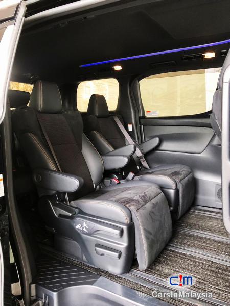 Toyota Alphard 2.5-LITER LUXURY FAMILY MPV NEW FACELIFT Automatic 2020 - image 5
