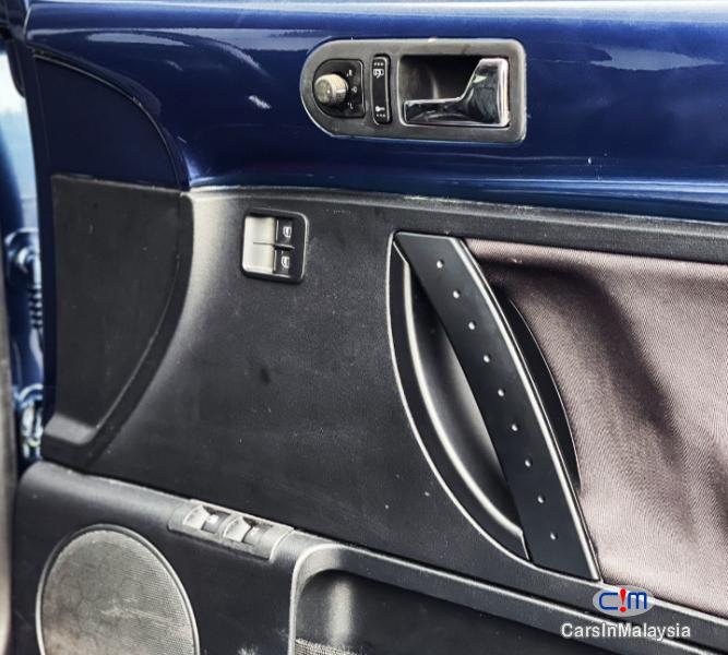 Volkswagen Beetle 1.6-LITER CUTE RARE CAR Automatic 2009 - image 7