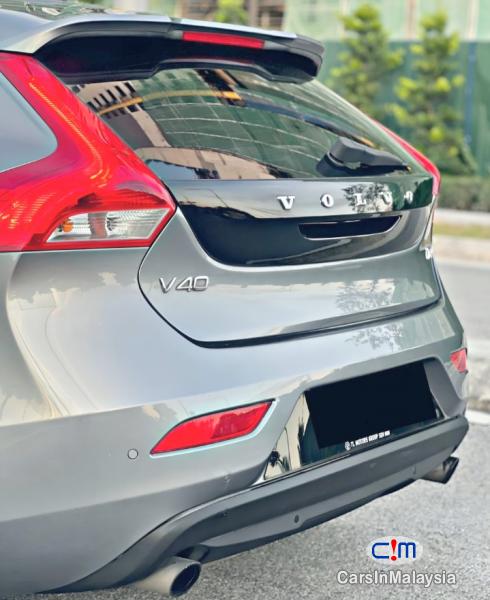 Volvo V40 Cross Country 1.6-LITER TURBO SPORTS HATCHBACK Automatic 2015 - image 10