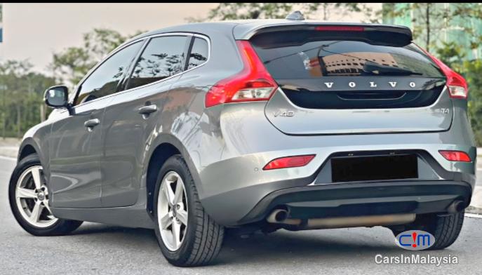 Volvo V40 Cross Country 1.6-LITER TURBO SPORTS HATCHBACK Automatic 2015 - image 3
