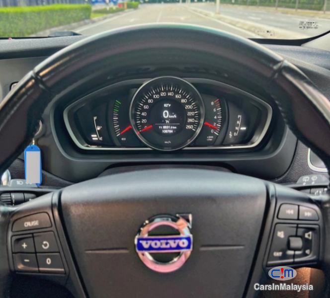 Volvo V40 Cross Country 1.6-LITER TURBO SPORTS HATCHBACK Automatic 2015 - image 8