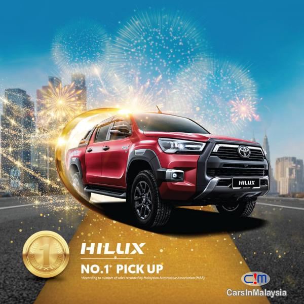 Toyota Hilux 2.4E Automatic 2023 - image 11