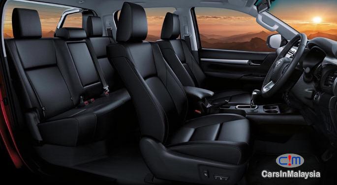 Toyota Hilux 2.4E Automatic 2023 - image 15