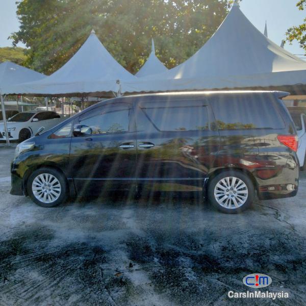Toyota Alphard Automatic 2014 - image 4