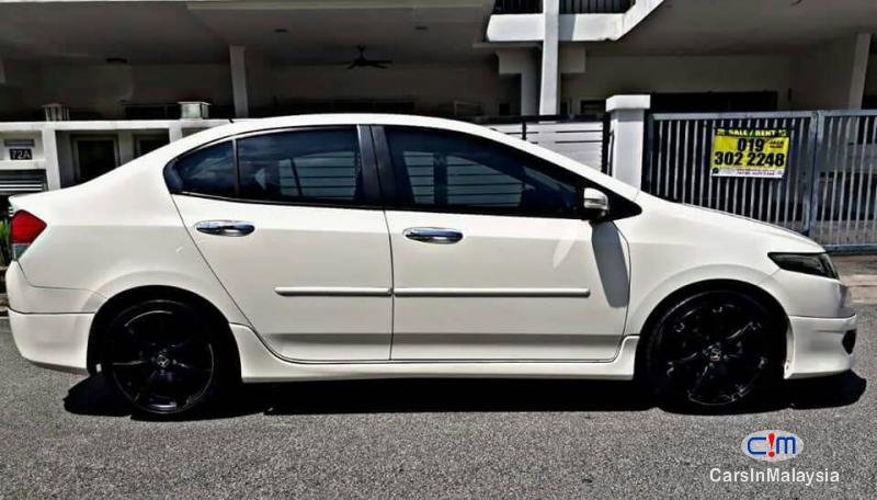 Honda City Automatic 2009 - image 4